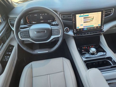 New 2026 Jeep Grand Wagoneer 4WD w/ Premium Group I image 25