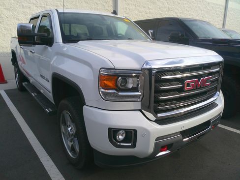 Used 2017 GMC Sierra 2500 SLT w/ All Terrain HD Package image 2