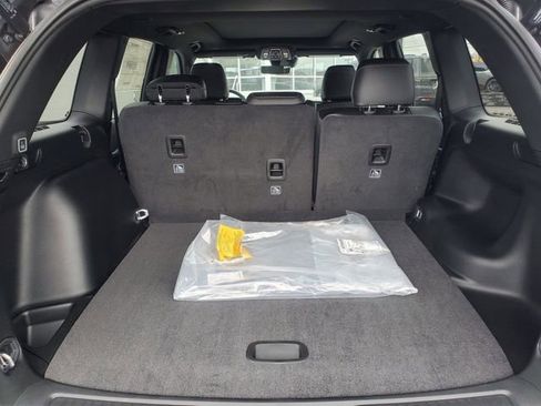 New 2025 Jeep Grand Cherokee Limited image 9