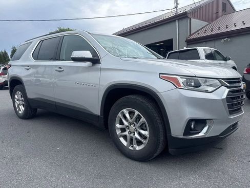 Used 2021 Chevrolet Traverse LT AWD/4WD image 1