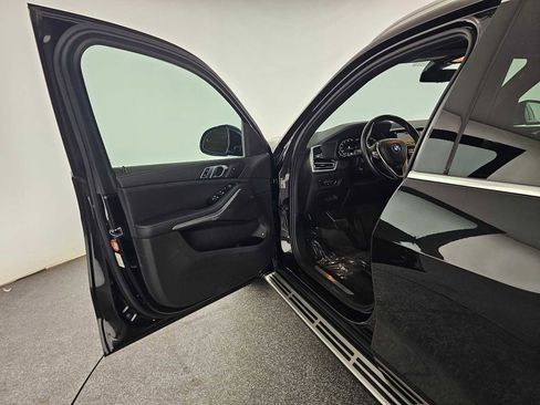 Used 2022 BMW X5 xDrive45e w/ Climate Comfort Package image 19
