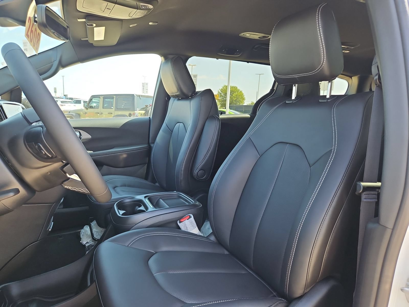 New 2027 Chrysler Pacifica Select FWD image 13