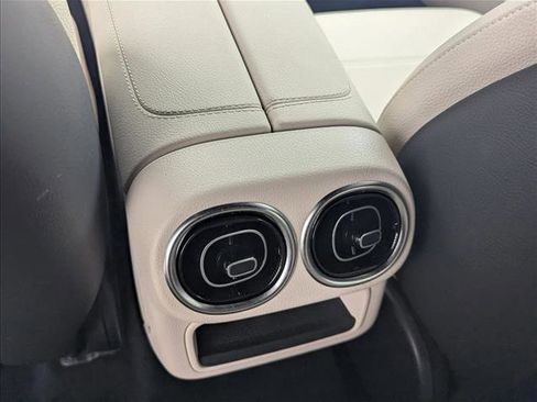 Used 2023 Mercedes-Benz GLC 300 image 16