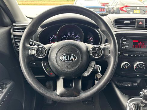 Used 2016 Kia Soul FWD image 13