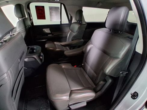Used 2025 Ford Expedition Max Active AWD/4WD image 12