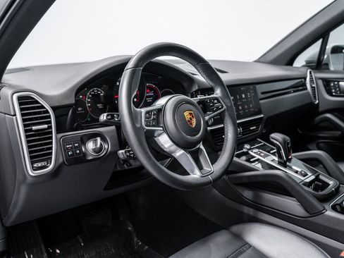 Used 2023 Porsche Cayenne image 13