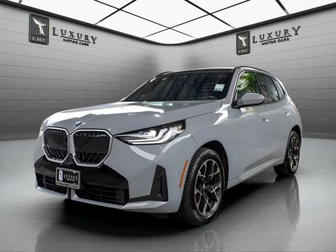 Used 2025 BMW X3 xDrive30i AWD/4WD image 4