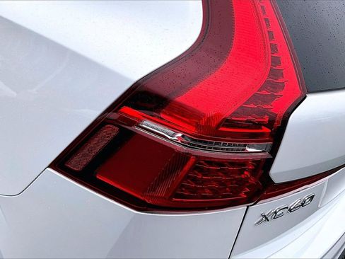Certified 2023 Volvo XC60 B5 Plus image 22
