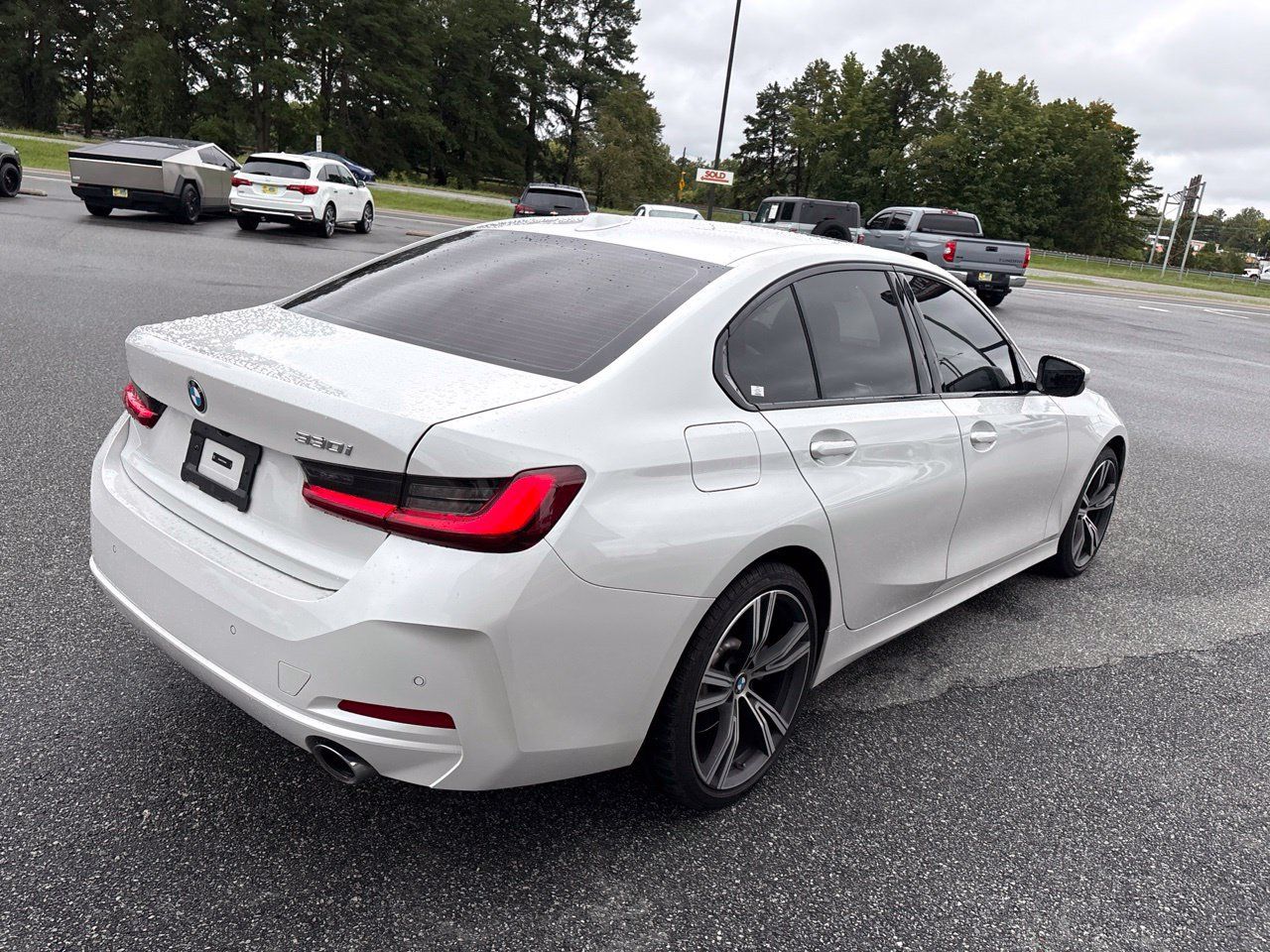 Used 2023 BMW 330i Sedan w/ Premium Package RWD image 10