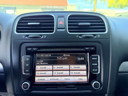 Used 2012 Volkswagen Golf 4-Door image 12