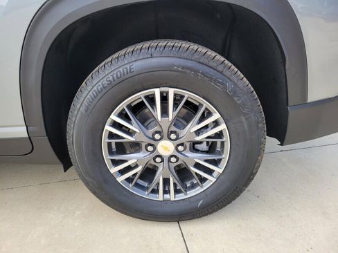 New 2026 Chevrolet Traverse LT w/ Driver Confidence Package image 9