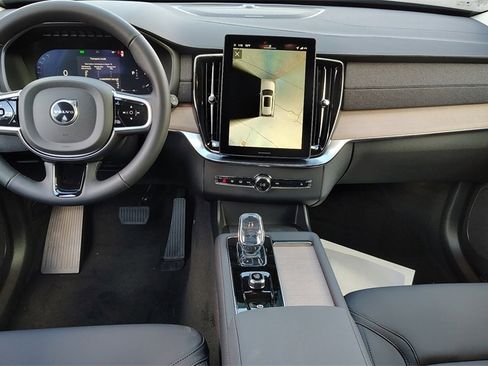 New 2026 Volvo XC90 B6 Plus image 12