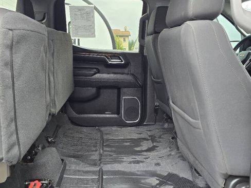 Used 2023 Chevrolet Silverado 1500 LT AWD/4WD image 15