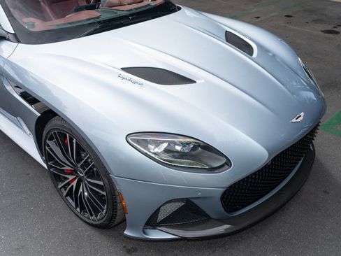 Used 2021 Aston Martin DBS Superleggera Volante image 11