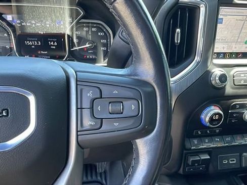 Used 2022 GMC Sierra 2500 Denali w/ Denali Black Diamond Edition AWD/4WD image 25