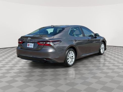 Used 2023 Toyota Camry LE image 7