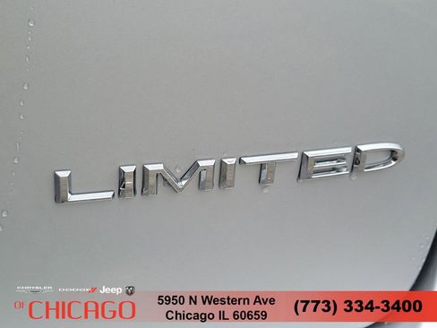 New 2026 Chrysler Pacifica Limited FWD image 7