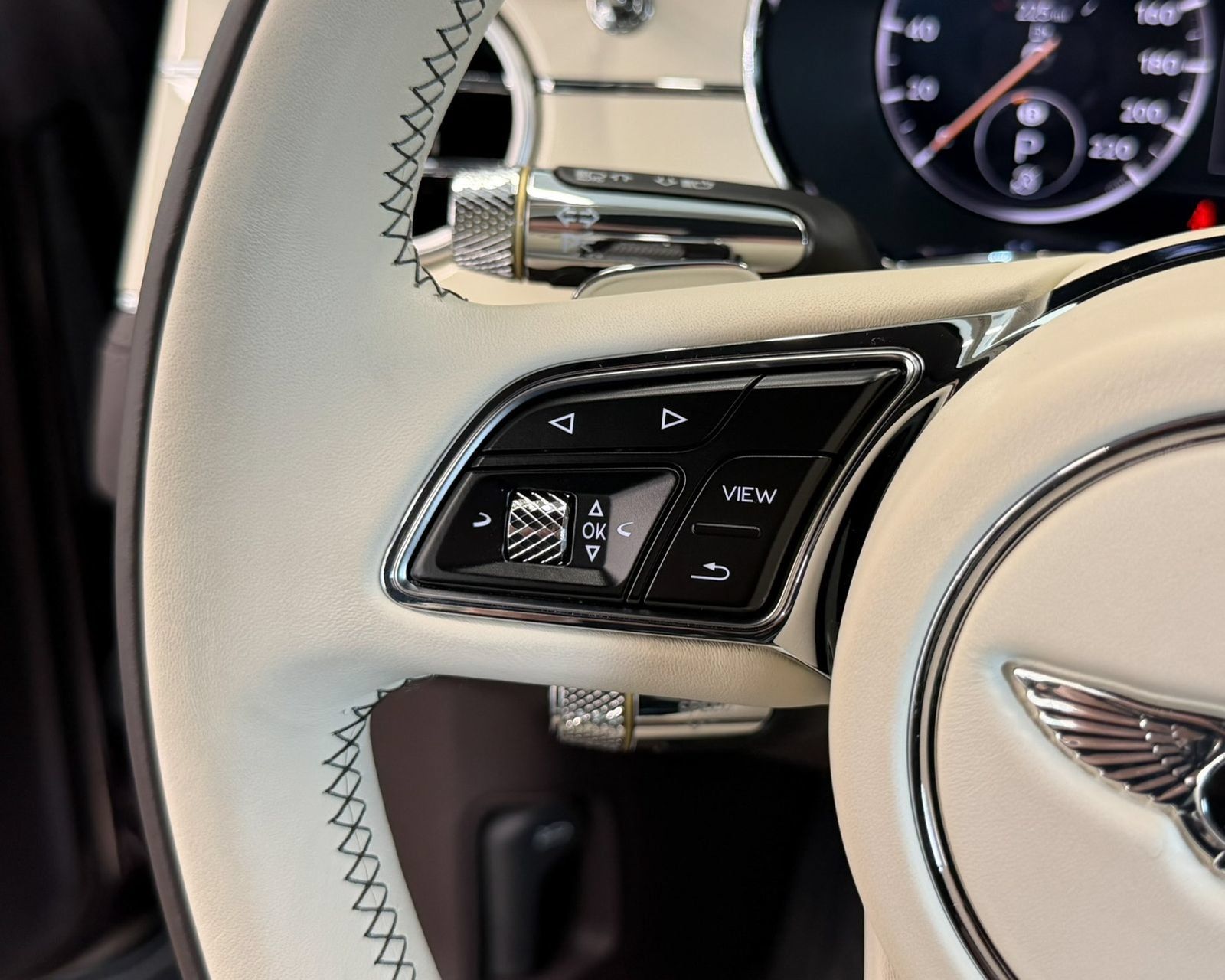 Used 2023 Bentley Continental GT V8 AWD/4WD image 25