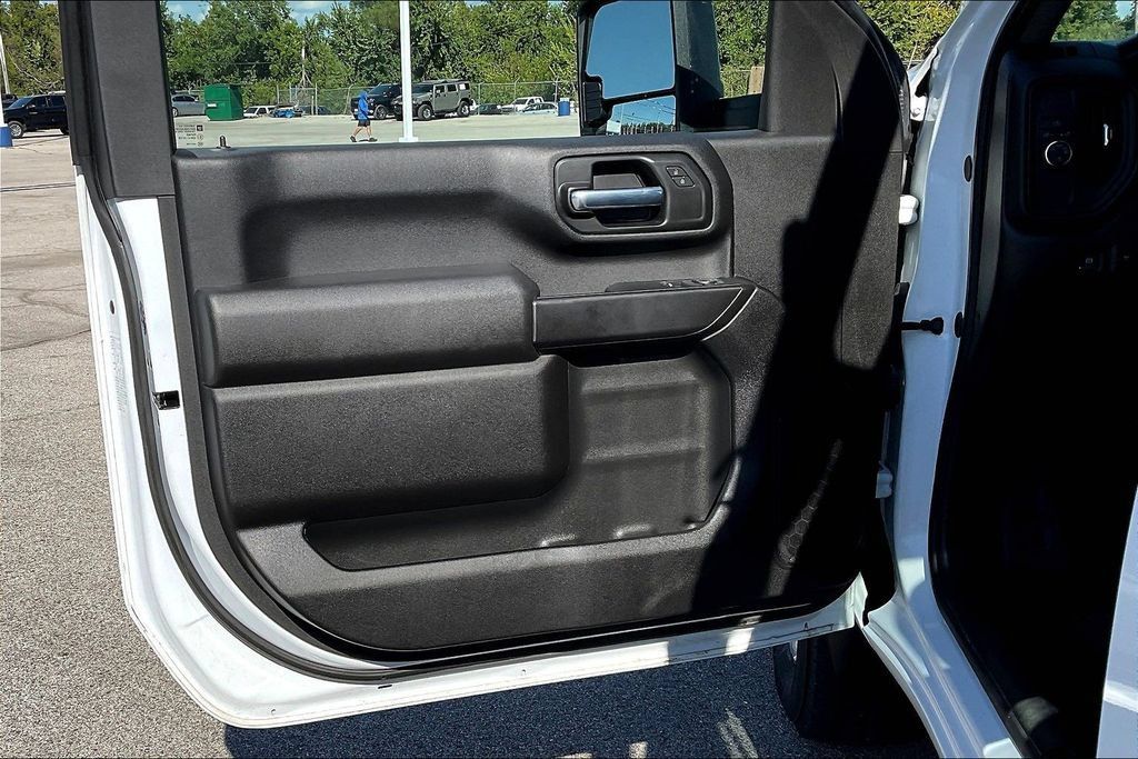 Used 2025 Chevrolet Silverado 2500 W/T RWD image 17
