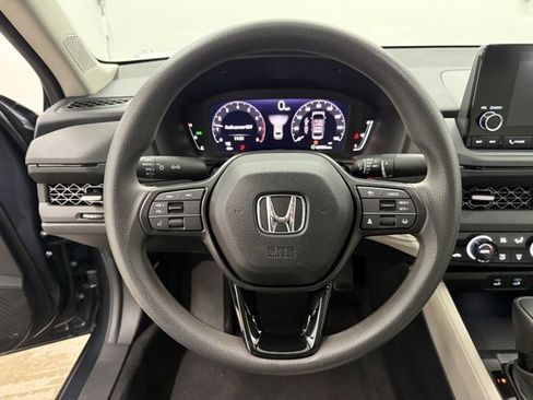 Certified 2025 Honda Accord SE image 25