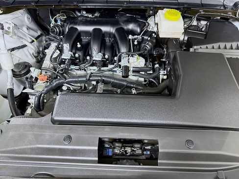 Certified 2025 Nissan Pathfinder Platinum AWD/4WD image 38