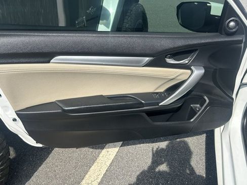 Used 2017 Honda Civic EX-L image 11