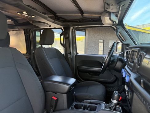 Used 2020 Jeep Wrangler Unlimited Sport image 19