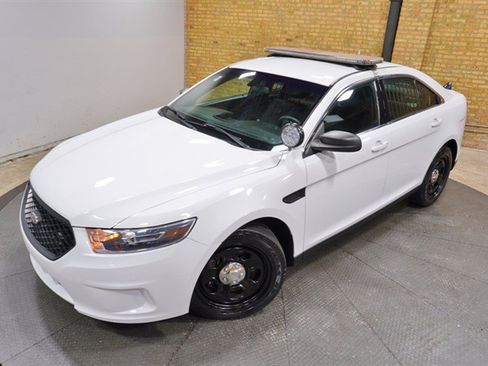 Used 2019 Ford Taurus Police Interceptor AWD image 2