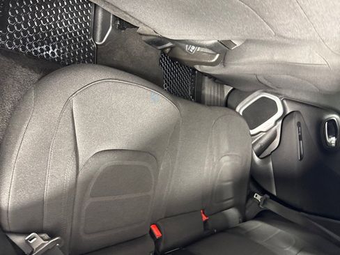 Used 2019 Jeep Renegade Latitude w/ Cold Weather Group image 21