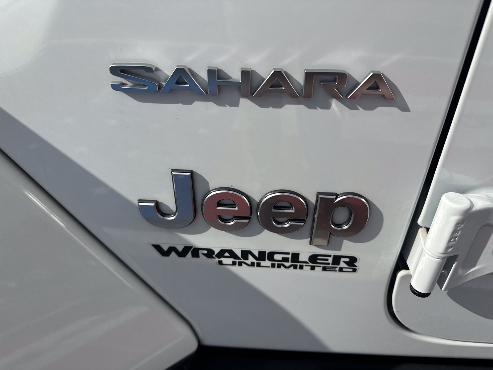 Used 2019 Jeep Wrangler Unlimited Sahara AWD/4WD image 6