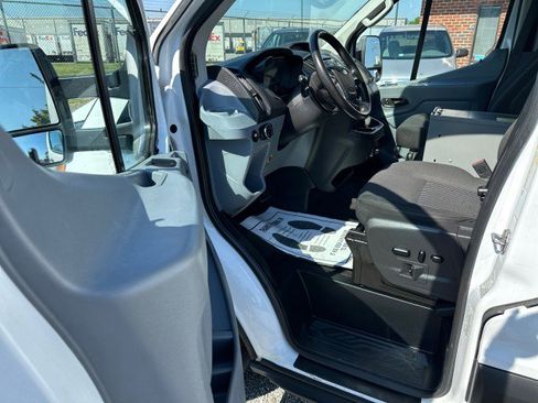 Used 2019 Ford Transit 250 130 Low Roof RWD image 30
