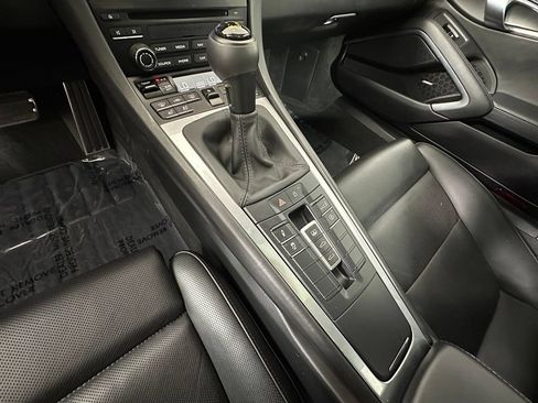 Certified 2019 Porsche 911 Turbo AWD/4WD image 33