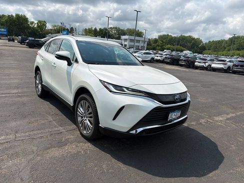 Used 2022 Toyota Venza XLE AWD/4WD image 13