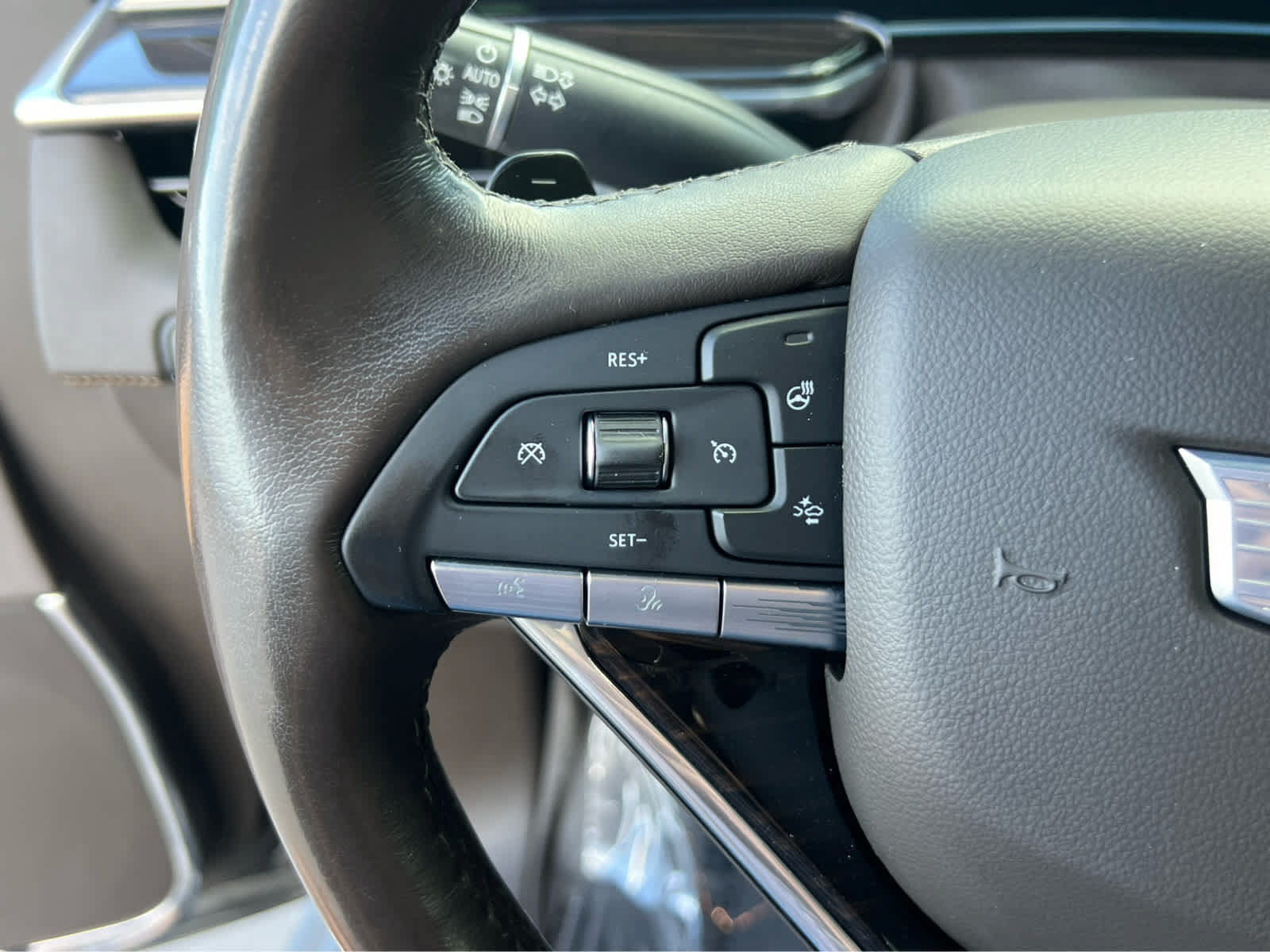 Used 2021 Cadillac Escalade ESV Sport w/ Driver Assist Tech Package AWD/4WD image 34