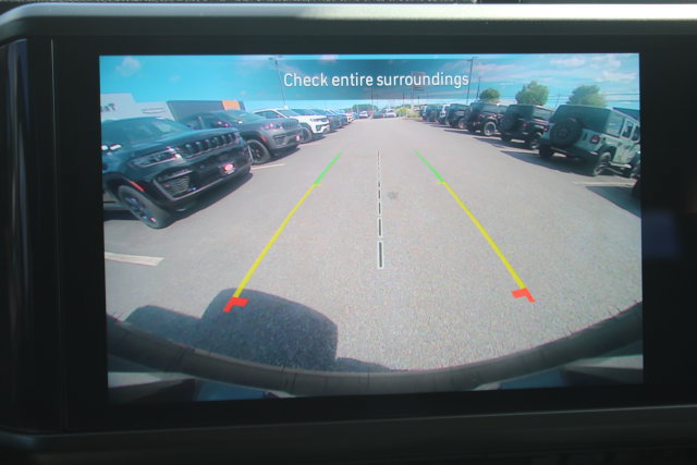Used 2025 Jeep Wrangler Unlimited Sahara AWD/4WD image 8