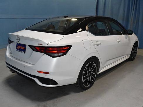 Used 2025 Nissan Sentra SR w/ SR Premium Package FWD image 24