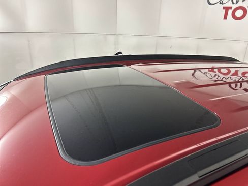 Used 2022 Toyota Corolla Cross XLE w/ Convenience Package image 11