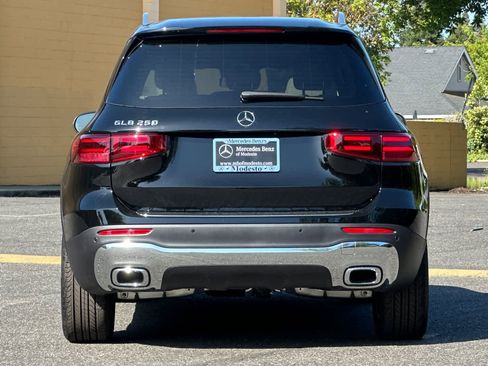 New 2026 Mercedes-Benz GLB 250 image 4
