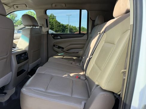 Used 2017 GMC Yukon XL SLT AWD/4WD image 21