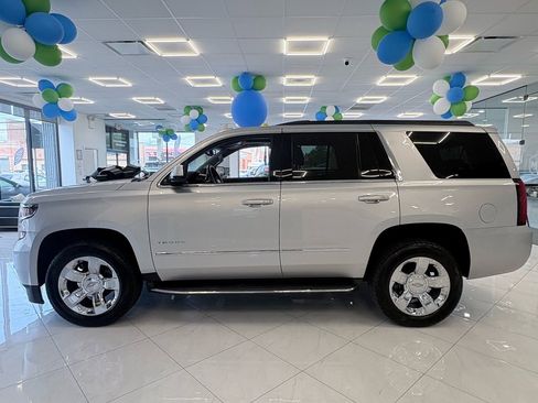 Used 2019 Chevrolet Tahoe LT w/ LT Signature Package AWD/4WD image 4