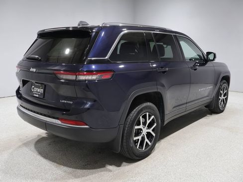 Certified 2023 Jeep Grand Cherokee Limited w/ Trailer Tow Prep Group (B) AWD/4WD image 3