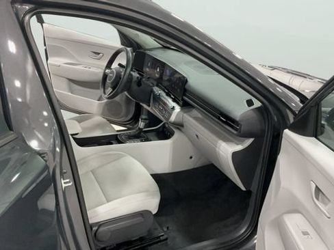 Used 2024 Hyundai Kona SEL AWD/4WD image 12