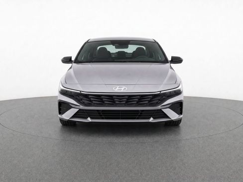 Used 2025 Hyundai Elantra SEL FWD image 5