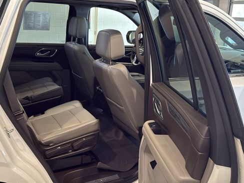 Used 2021 GMC Yukon SLT w/ SLT Luxury Plus Package AWD/4WD image 14