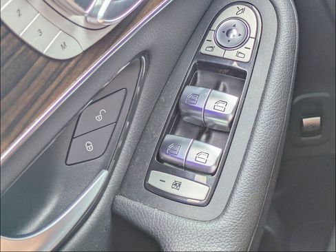 Used 2022 Mercedes-Benz GLC 300 w/ Premium Package Lite image 25