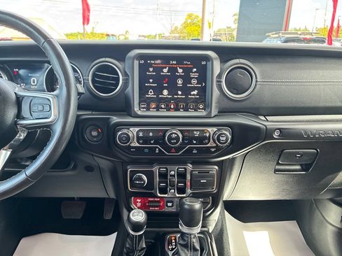 Used 2023 Jeep Wrangler Unlimited Rubicon 4xe w/ Cold Weather Group AWD/4WD image 26