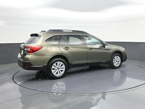 Used 2018 Subaru Outback 2.5i Premium AWD/4WD image 15
