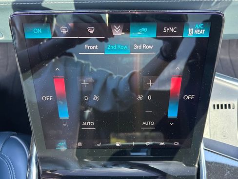 Used 2025 Cadillac Escalade IQ Luxury 2 w/ LPO, Premium Carpet Package AWD/4WD image 41