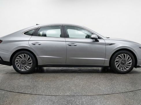 Used 2025 Hyundai Sonata SEL FWD image 11