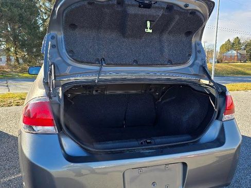 Used 2010 Ford Focus SE image 4